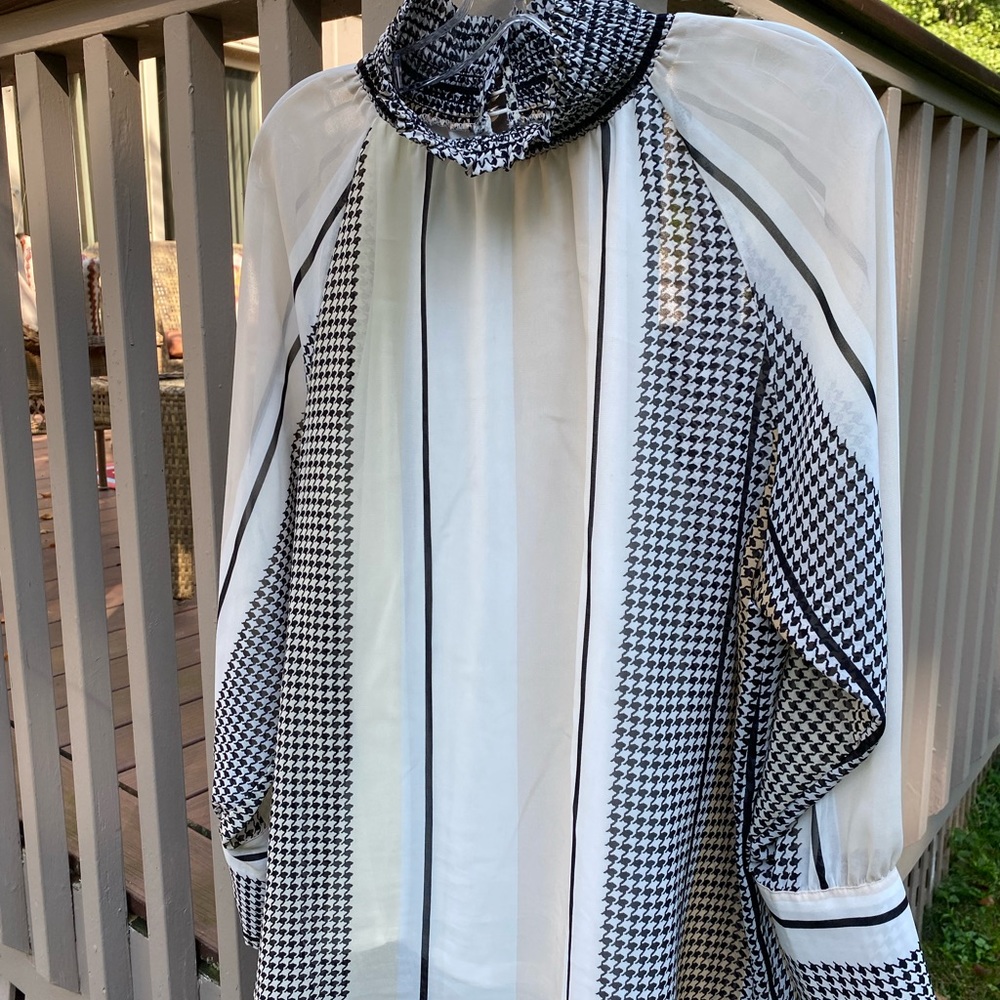 Vince Camuto blouse